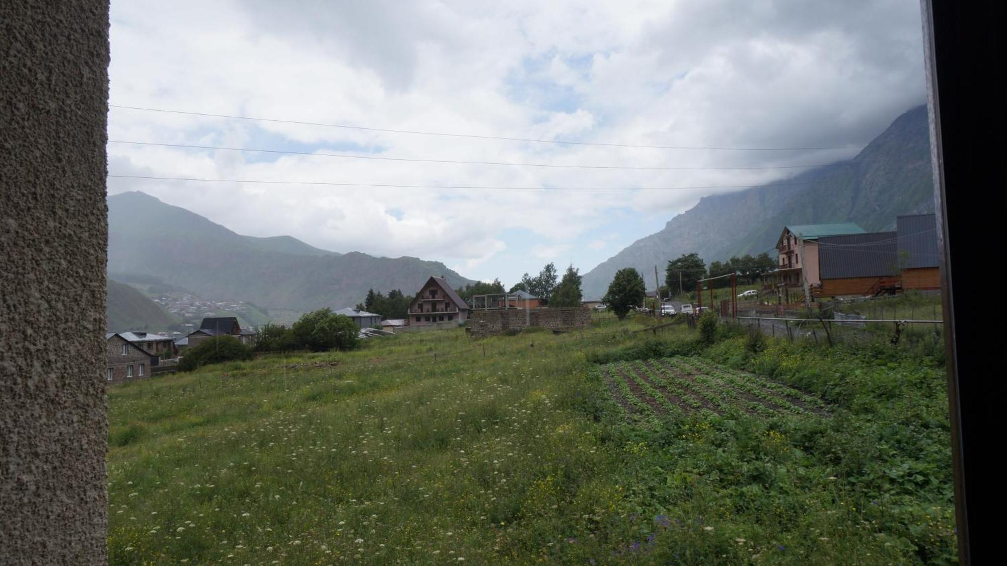 Arte In Kazbegi Stepantsminda Exterior foto