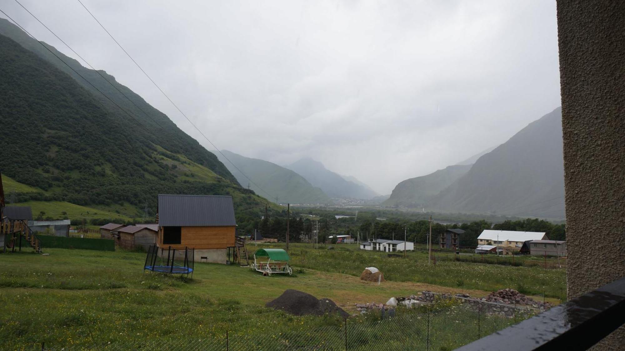 Arte In Kazbegi Stepantsminda Exterior foto