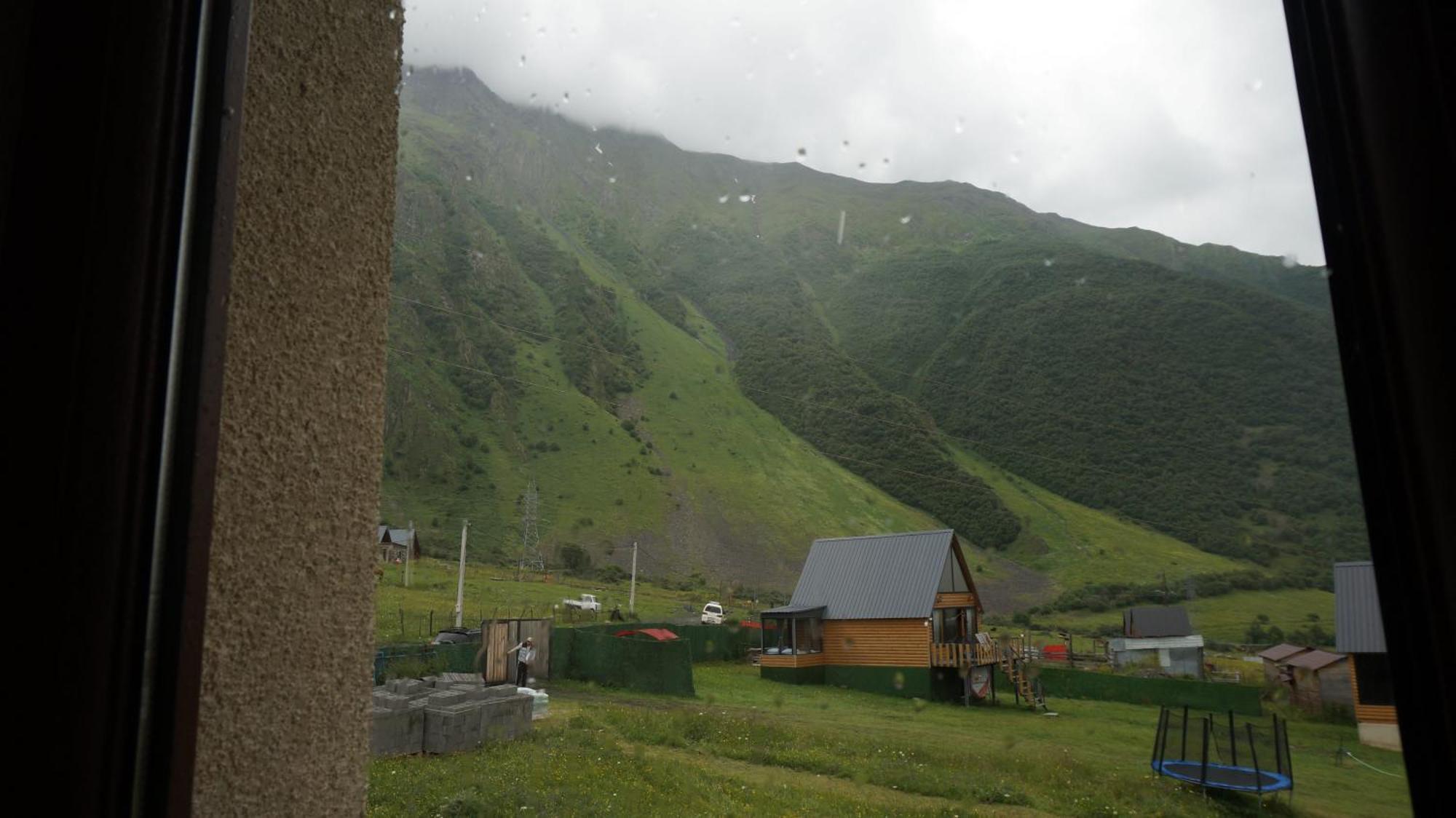 Arte In Kazbegi Stepantsminda Exterior foto