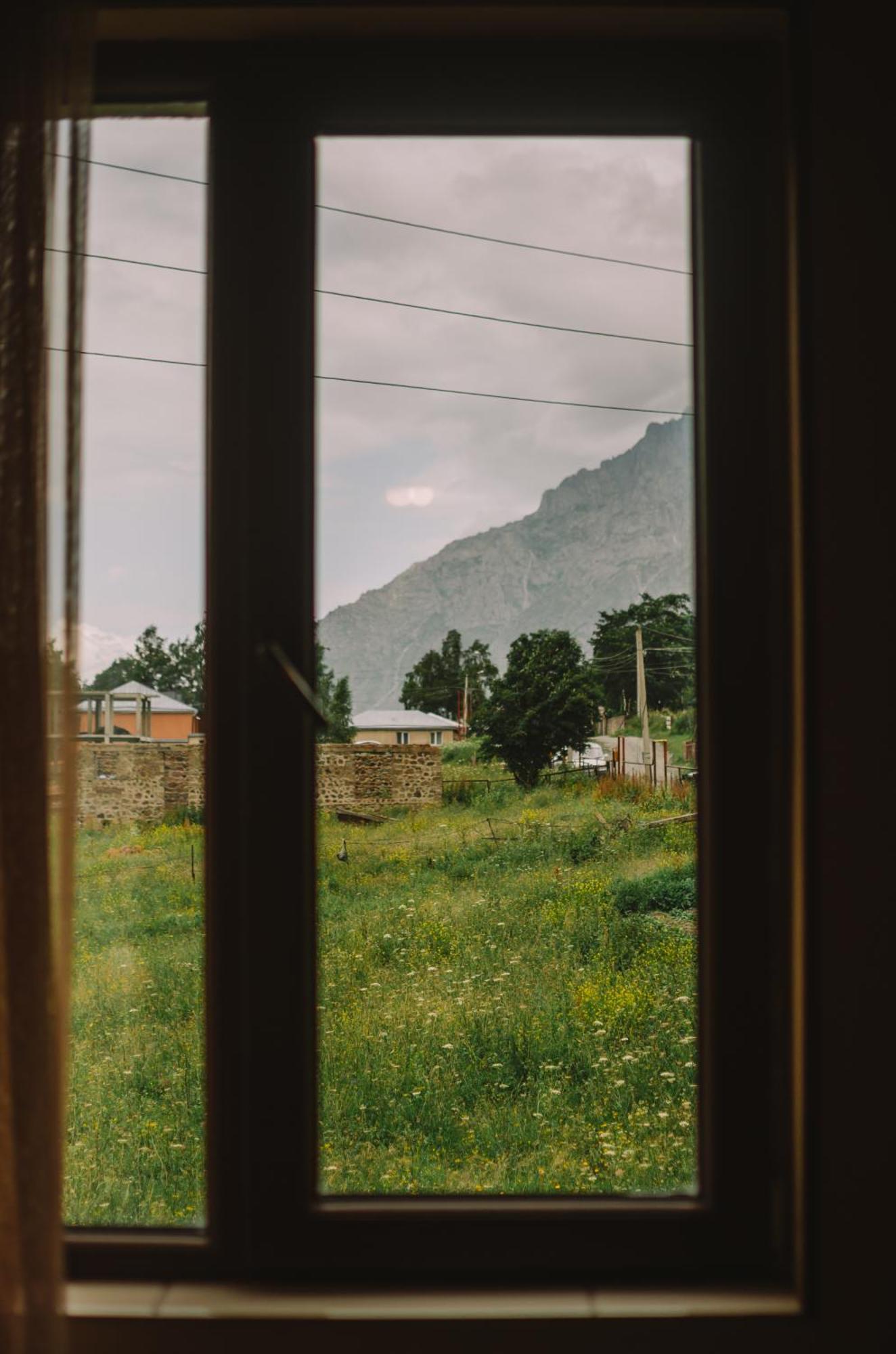 Arte In Kazbegi Stepantsminda Exterior foto