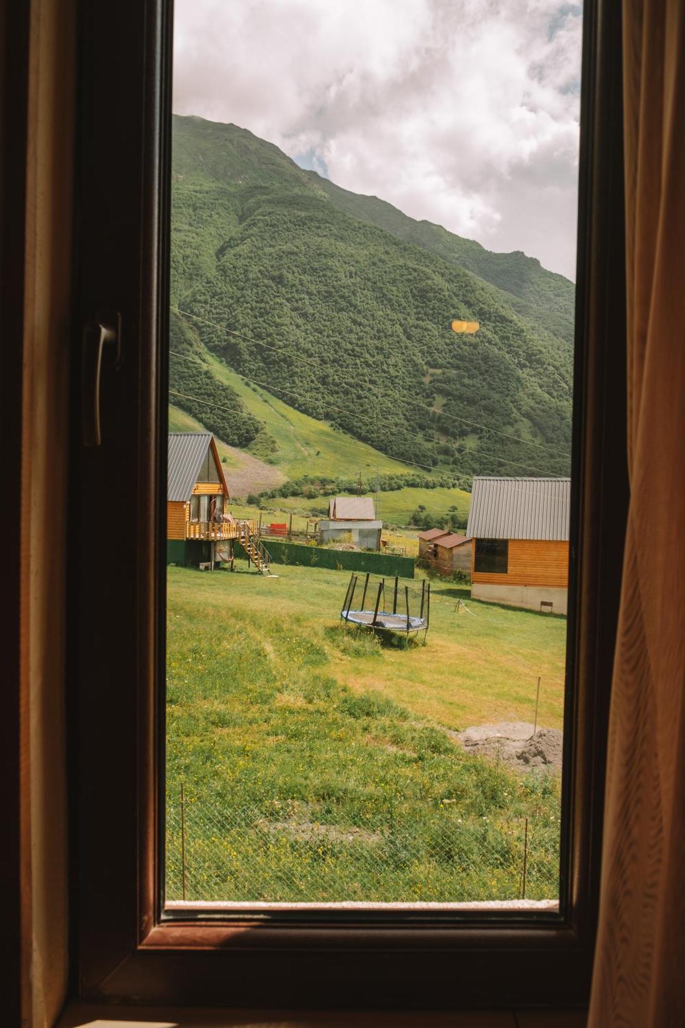 Arte In Kazbegi Stepantsminda Exterior foto