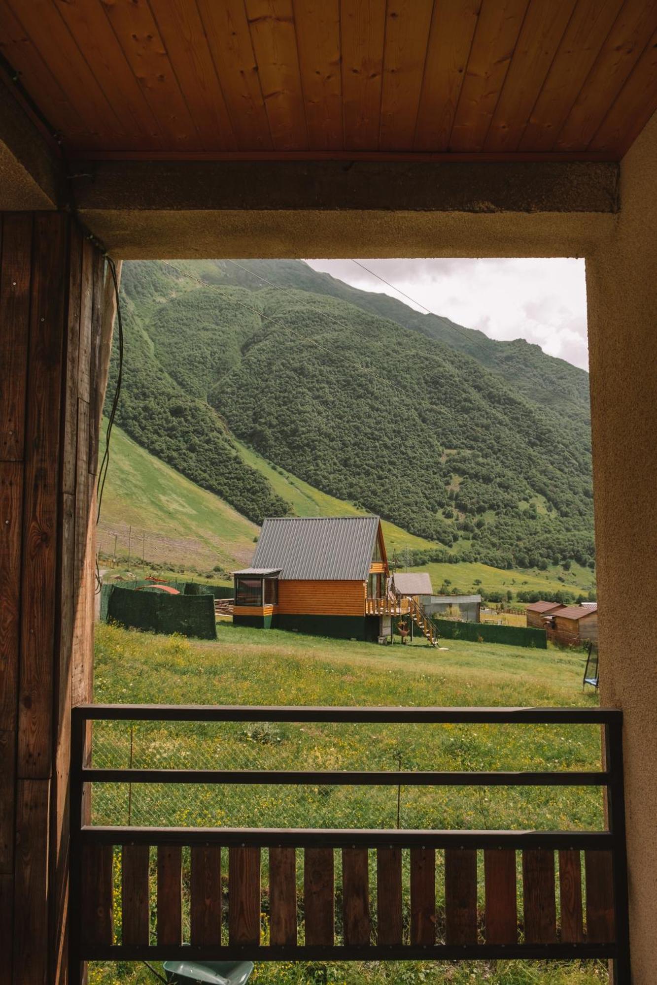 Arte In Kazbegi Stepantsminda Exterior foto