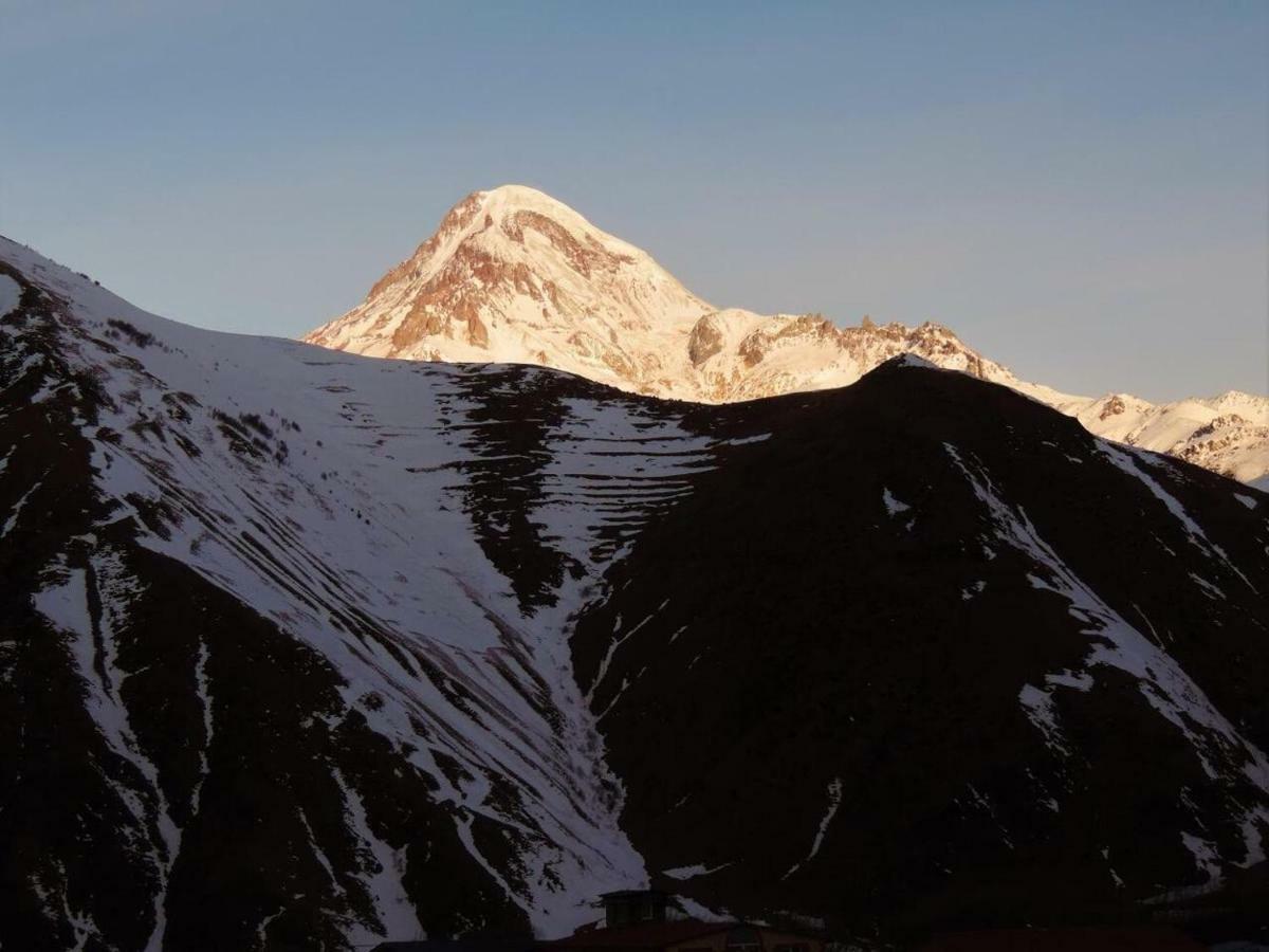 Arte In Kazbegi Stepantsminda Exterior foto